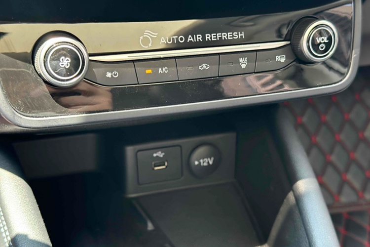 Ford Focus Active 2021 car image #13