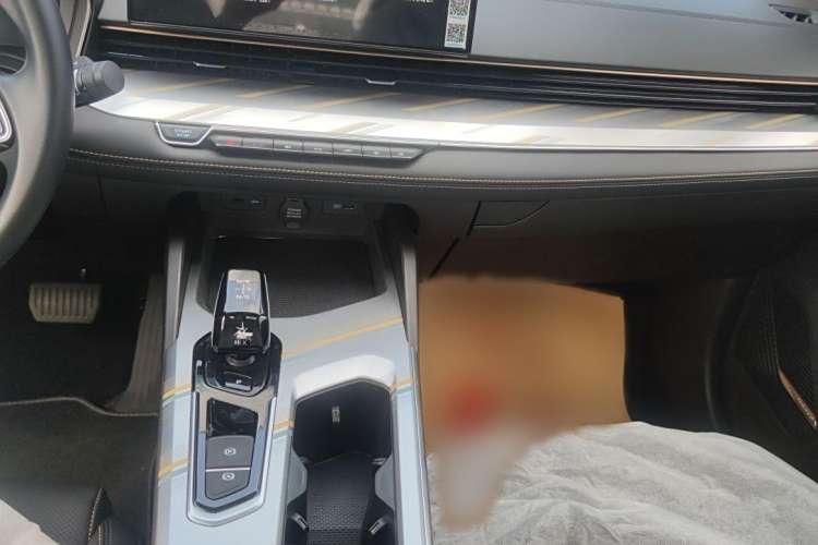 GEELY Emgrand L HiP #13 GEELY Emgrand L HiP car image #13