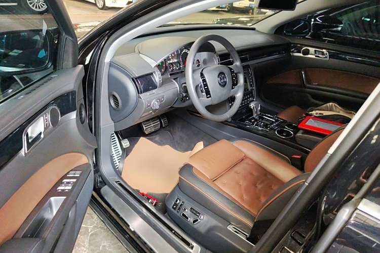 Volkswagen Pheaton 2016 imagen de coche #13