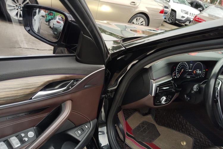 BMW 5 Series New Energy 2019 car image #13