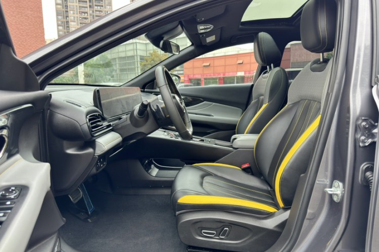 GAC Trumpchi Empow 2023 #13 GAC Trumpchi Empow 2023 car image #13