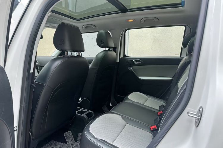 Skoda Yeti (Imported) 2015 car image #13