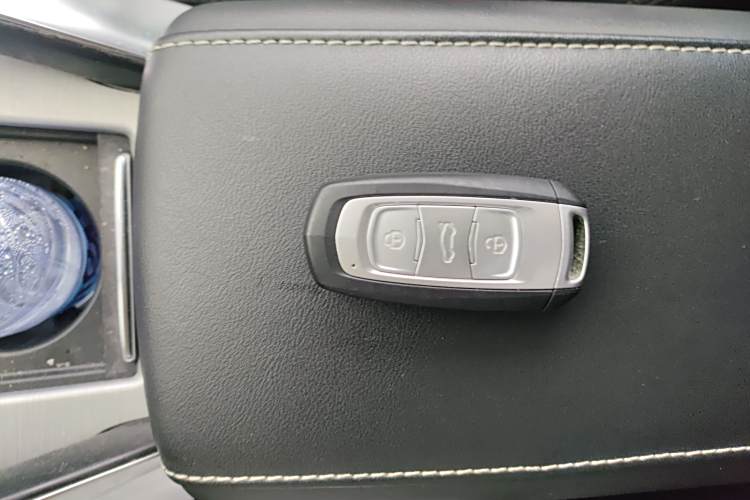 GEELY Okavango 2017 #13 GEELY Okavango 2017 car image #13