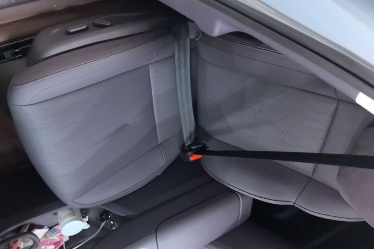 零跑汽车 零跑B10 2025 汽车图片 #13