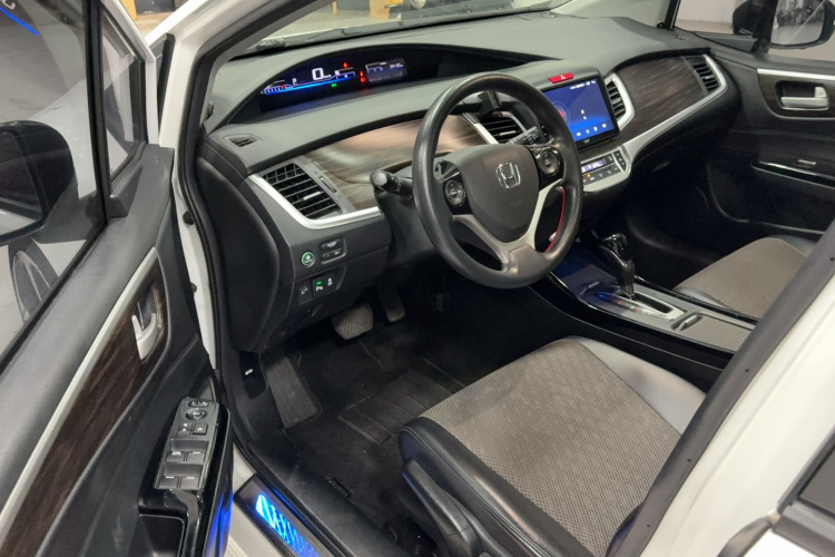 Honda Jade 2017 car image #13