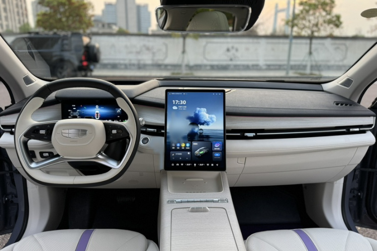 GEELY PrefaceL 2023 car image #13