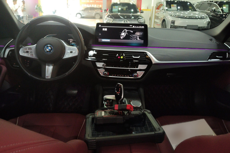 BMW M5 New Energy 2023 car image #13