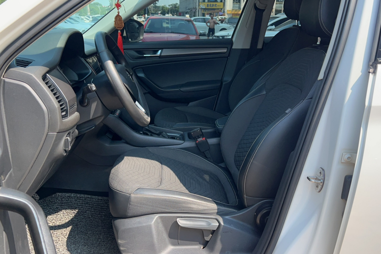 Skoda Kodiaq 2018 imagen de coche #13