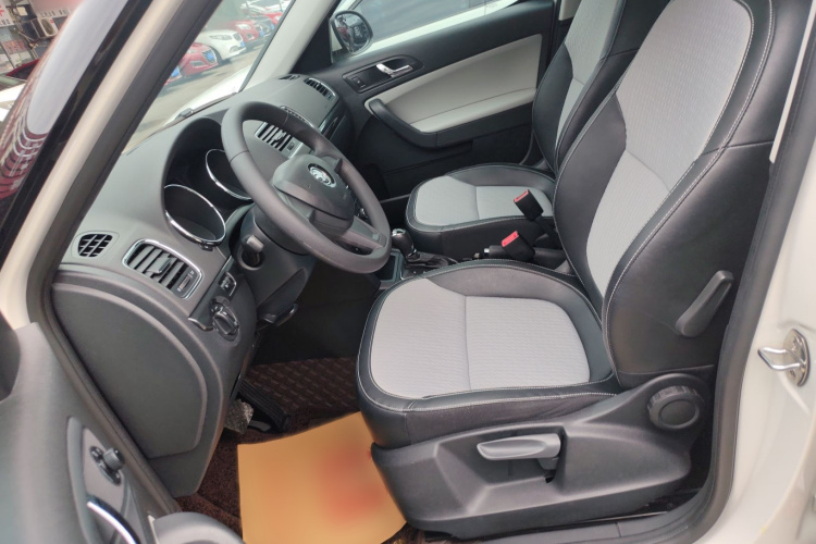 Skoda Yeti (Imported) 2015 car image #13