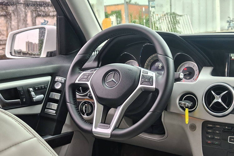 Mercedes-Benz GLK Class 2015 car image #13