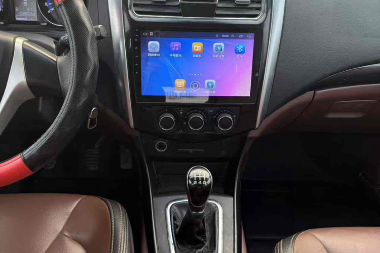 Forthing SX6 2017 #13 Forthing SX6 2017 car image #13