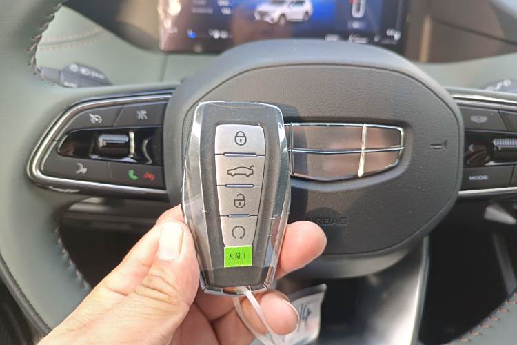 GEELY Okavango L 2024 car image #13