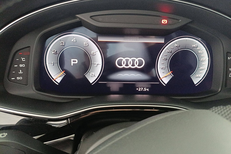 Audi Q8 2022 image de voiture #13