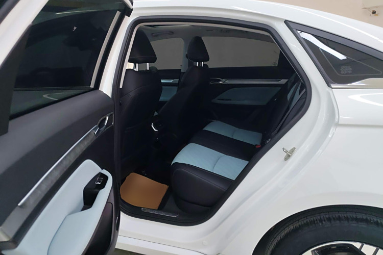 GEELY Emgrand L 2022 #13 GEELY Emgrand L 2022 car image #13