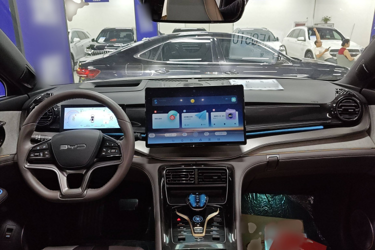 BYD Frigate 07 2023 immagine di auto #13