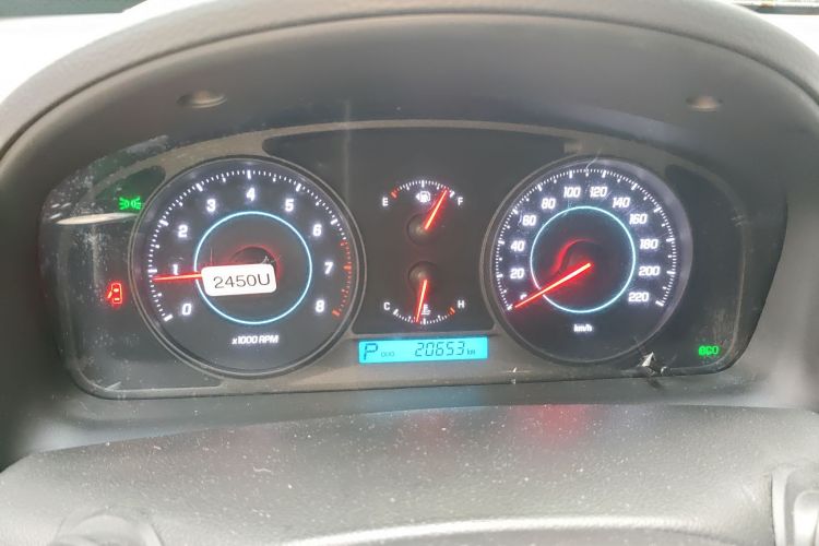 Chevrolet Captiva (Imported) 2015 car image #13