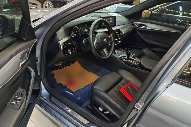 BMW 5 Series (Imported) 2018 #13 BMW 5 Series (Imported) 2018 car image #13