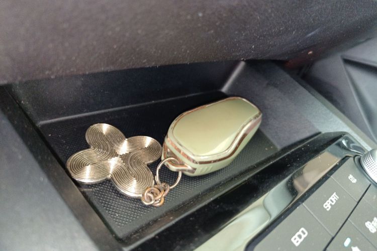 BYD e3 2022 car image #13