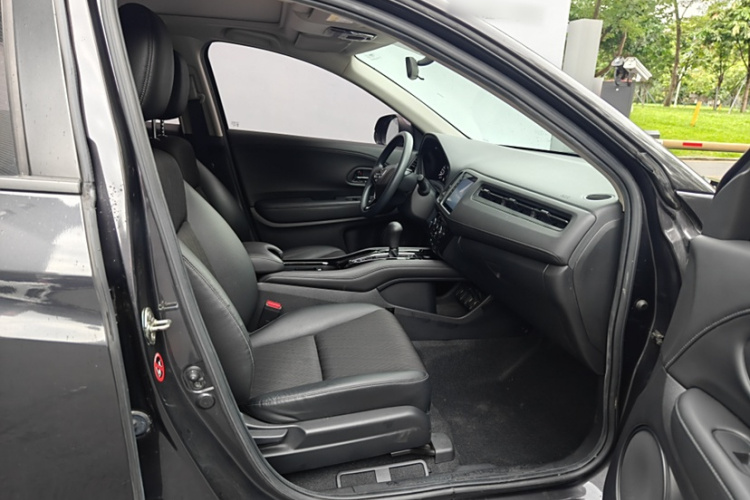 Honda VEZEL 2020 car image #13