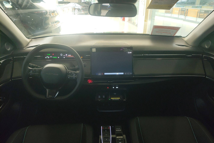 Honda e:NP2 car image #13