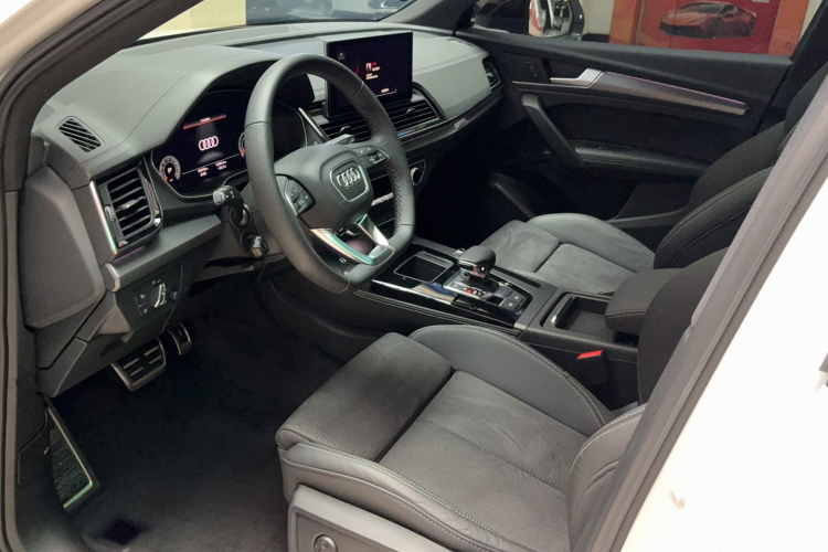 Audi Q5L Sportback 2024 car image #13