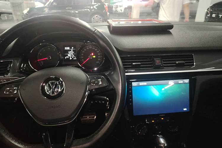 Volkswagen C-Trek 2018 immagine di auto #13