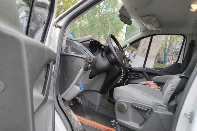 Ford Transit 2022 car image #13