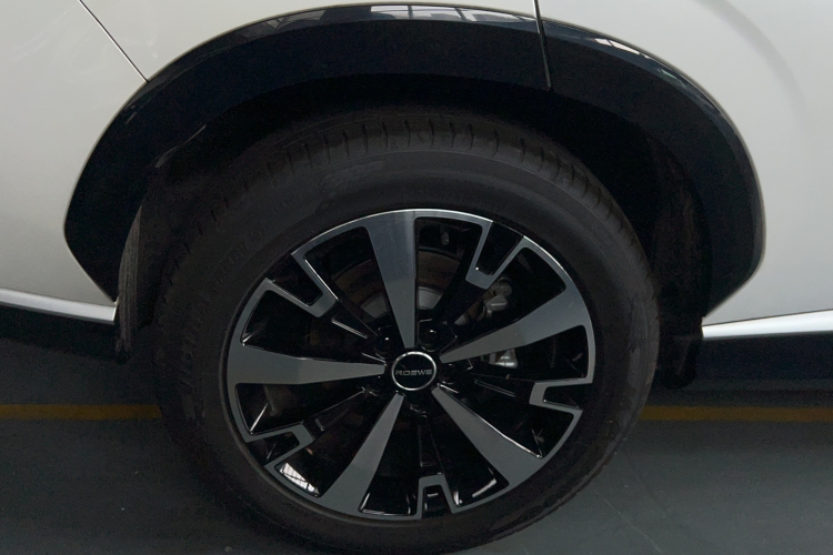 Roewe D5X DMH 2025 imagem de carro #13