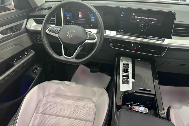 Volkswagen Tavendor 2024 car image #13