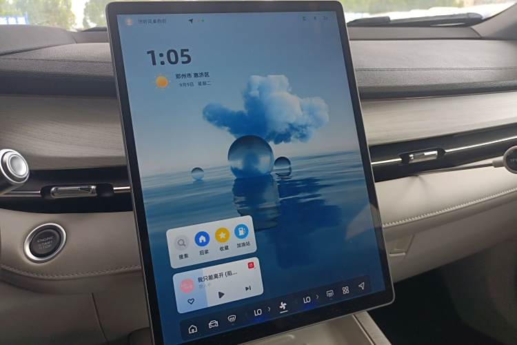 GEELY PrefaceL 2023 car image #13