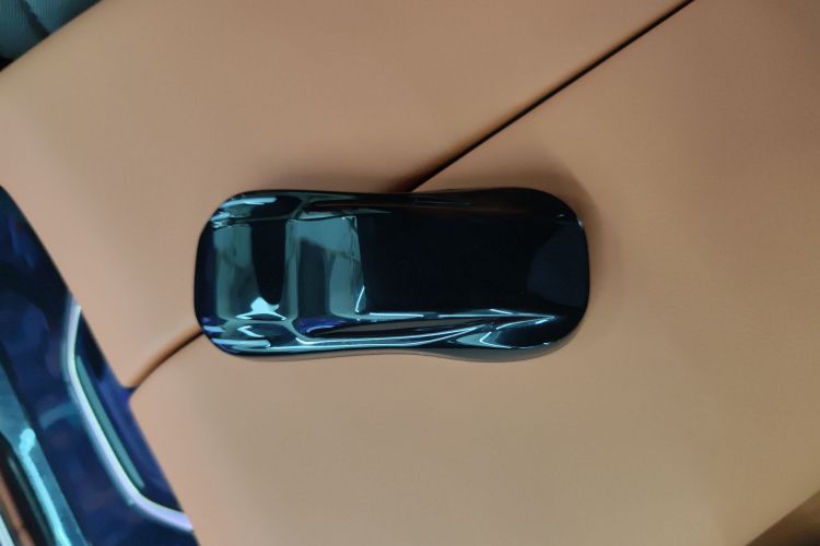 Lynk & Co 900 2025 car image #13