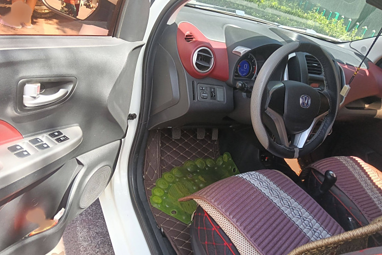 Changan BenBen 2017 صورة سيارة #13