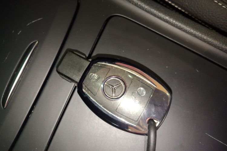 Mercedes-Benz GLA Class 2015 car image #13