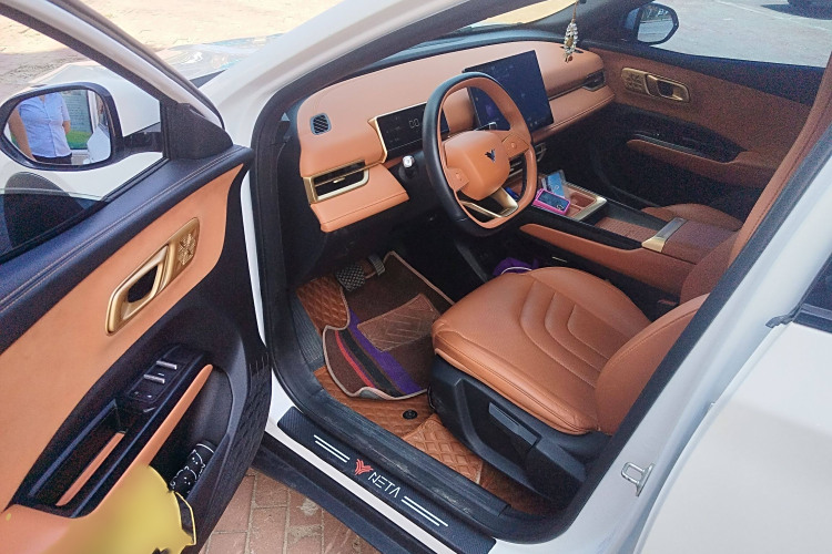 哪吒汽车 哪吒X 2024 汽车图片 #13