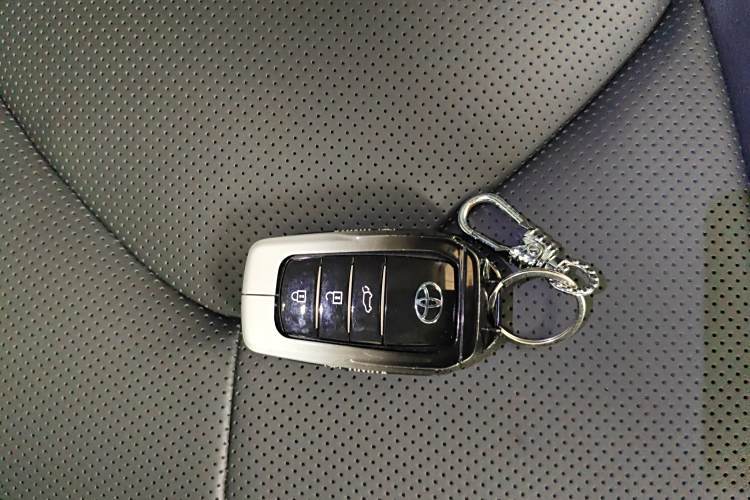 Toyota Highlander (Imported) 2024 car image #13