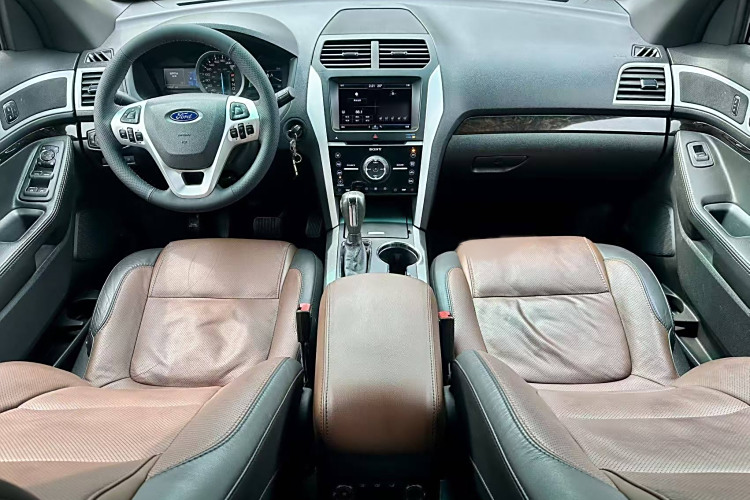 Ford Explorer (Imported) 2015 #13 Ford Explorer (Imported) 2015 car image #13