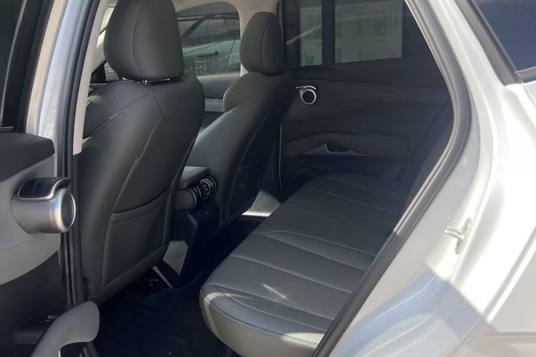 比亚迪 元PLUS 2025 汽车图片 #13