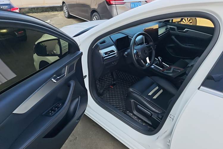 BYD Qin Pro 2018 car image #13