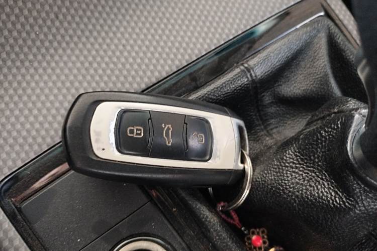 GEELY Emgrand GSe 2017 #13 GEELY Emgrand GSe 2017 car image #13