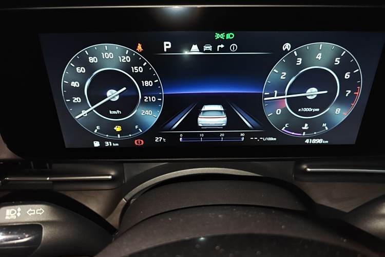 Kia Carnival 2021 immagine di auto #13