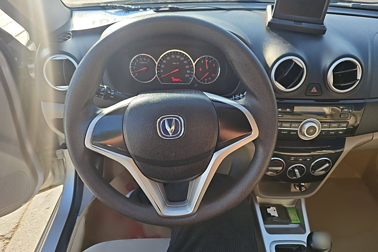 长安 悦翔V3 2016 汽车图片 #13