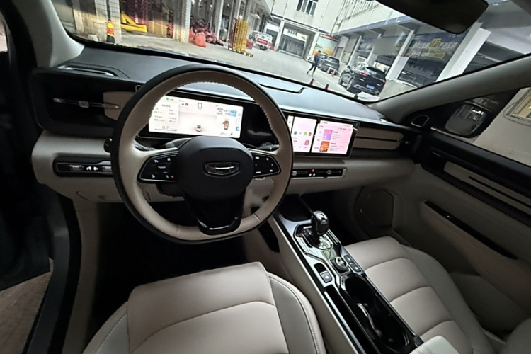 GEELY ICON 2023 car image #13