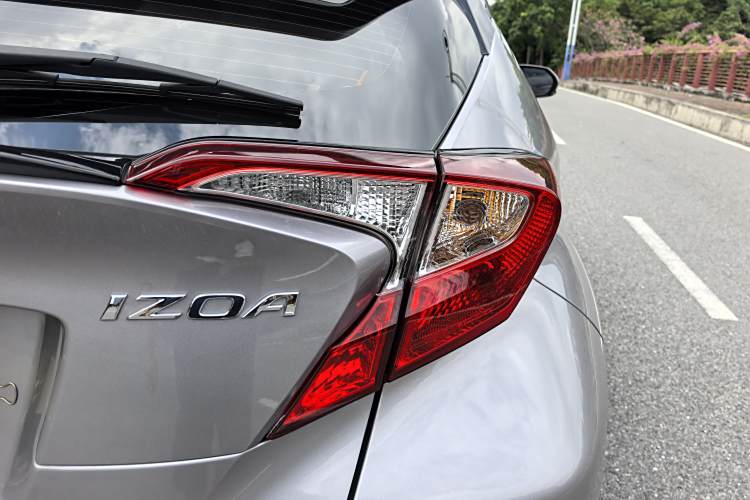 Toyota Izoa 2023 immagine di auto #13