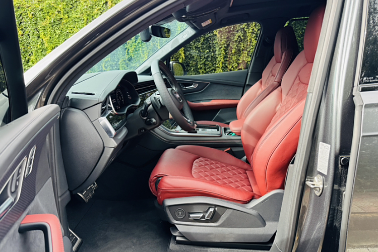 Audi SQ7 2024 #13 Audi SQ7 2024 car image #13