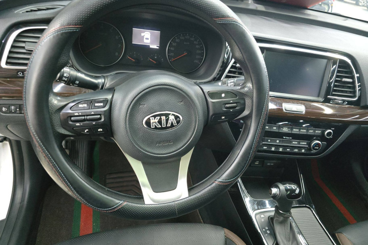 Kia K5 2018 imagen de coche #13