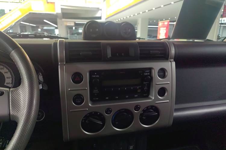 Toyota FJ Cruiser 2019 #13 Toyota FJ Cruiser 2019 car image #13