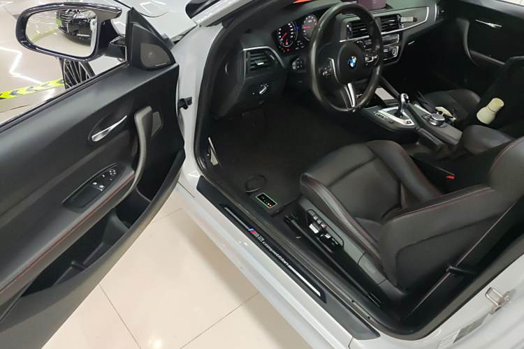 BMW M235L 2019 car image #13