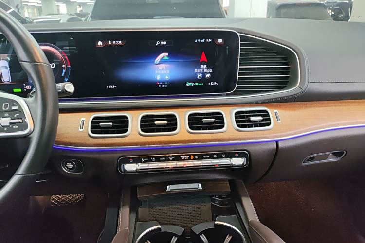 Mercedes-Benz GLE Class New Energy 2021 car image #13