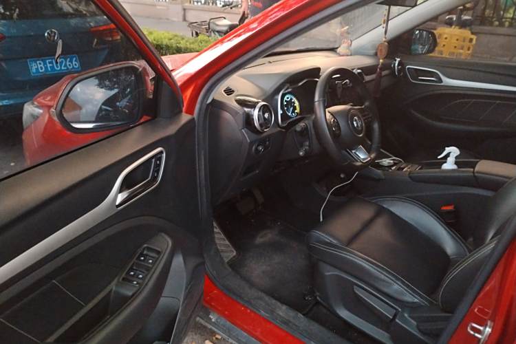 MG EZS Electric 2019 car image #13