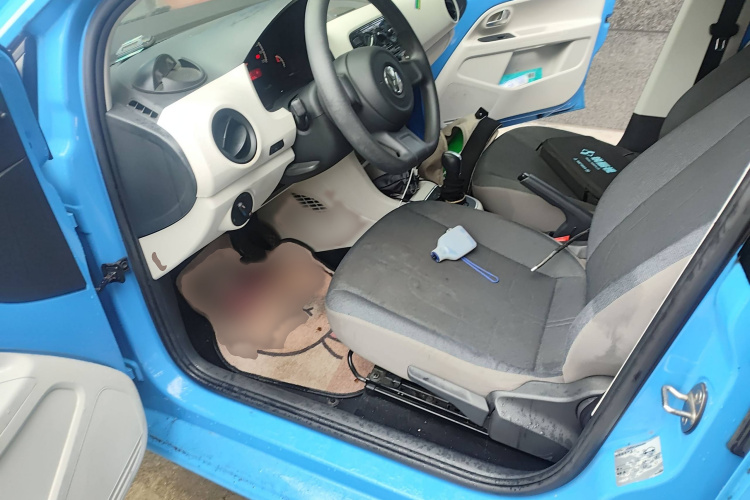 Volkswagen up! 2016 imagem de carro #13